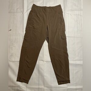 Athleta Chelsea Cargo Lined Pant. Brown. Ankle. Mid rise. Size 10.